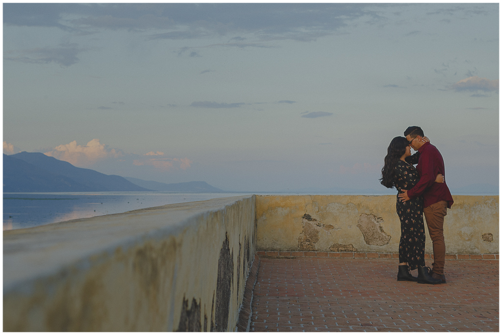 fotografo de bodas de sahuayo zamora cotija michoacán mazamitla jalisco mexico luis mario pantoja sesion preboda compormiso en isla de mezcala del presidio mezcala jalisco lago de chapala panoramica